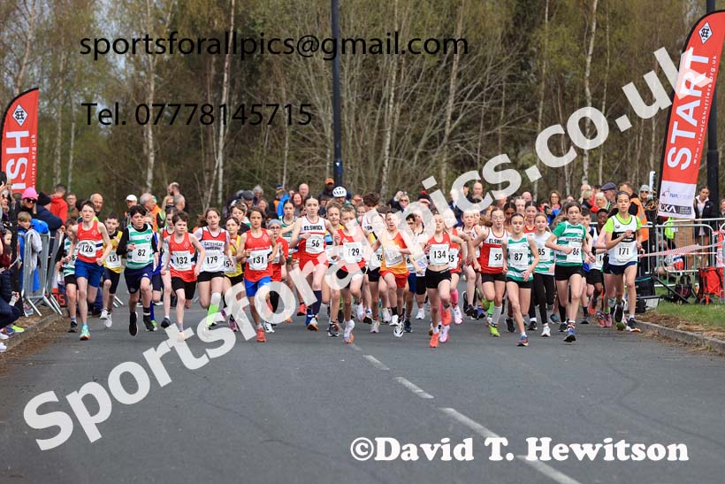 Boys and Girls under-13s, 2025 Elswick Harriers Good Friday Road Relays, Newburn, Newcastle upon Tyne. Photo: David T. Hewitson/Sports for All Pics
